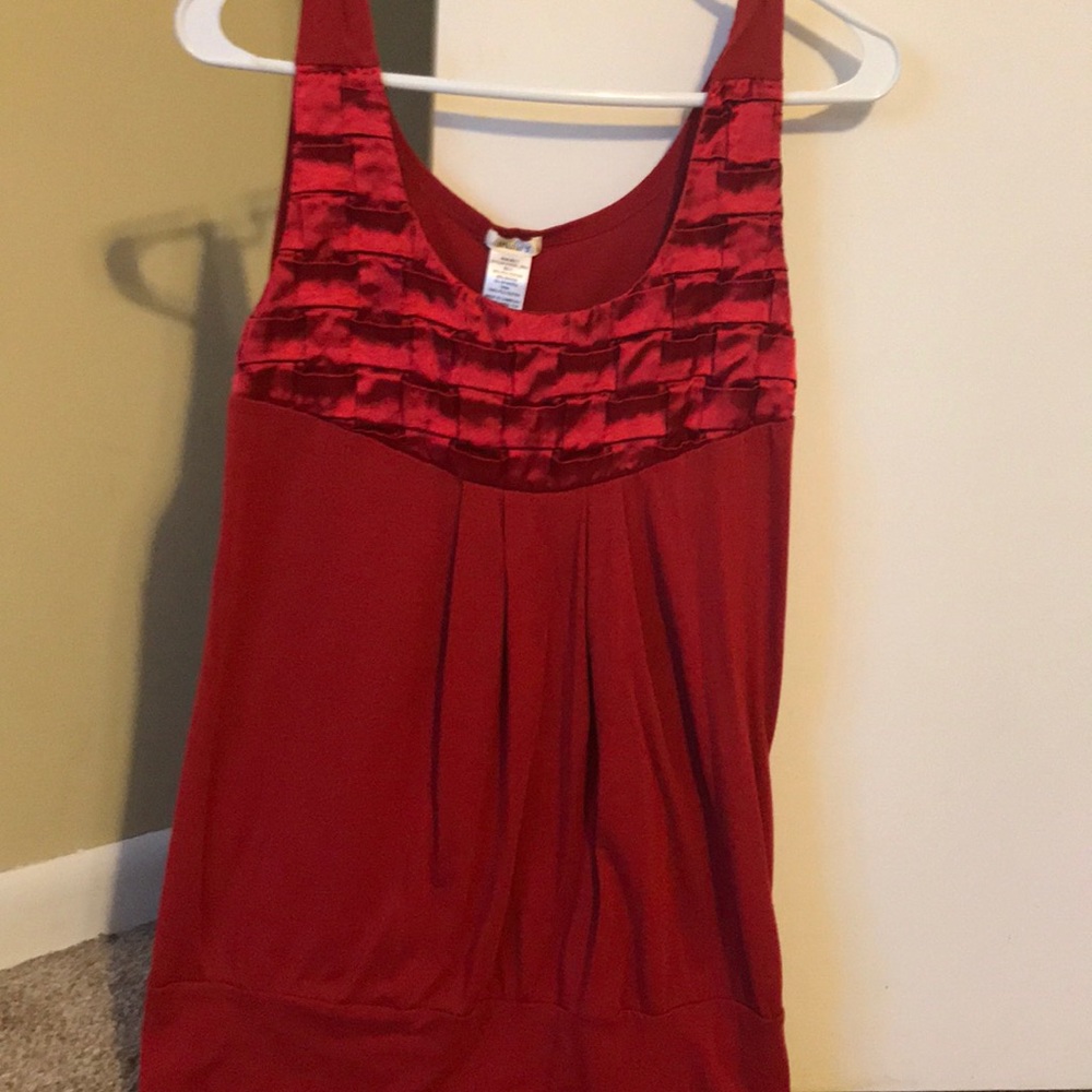 Long red tank